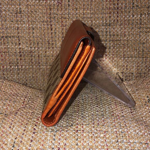 GUCCI GG Monogram Canvas & Leather Heart Clasp Full Length Continental Wallet - Picture 5 of 17